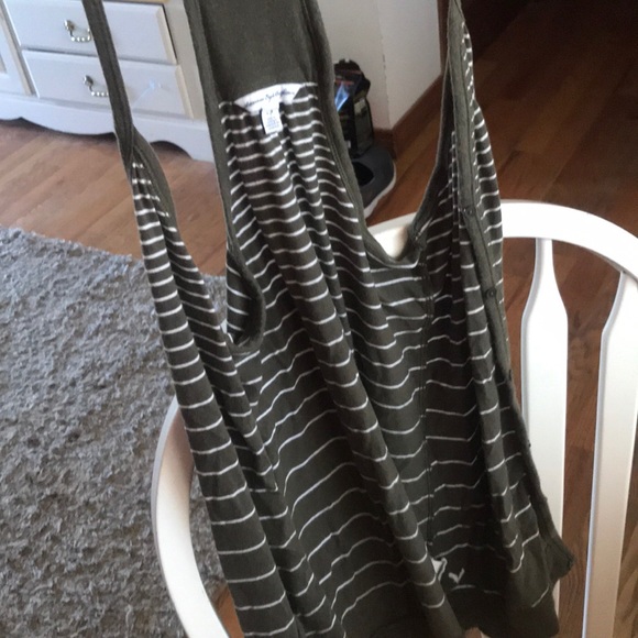 Longer but cropped shirt - Picture 6 of 8